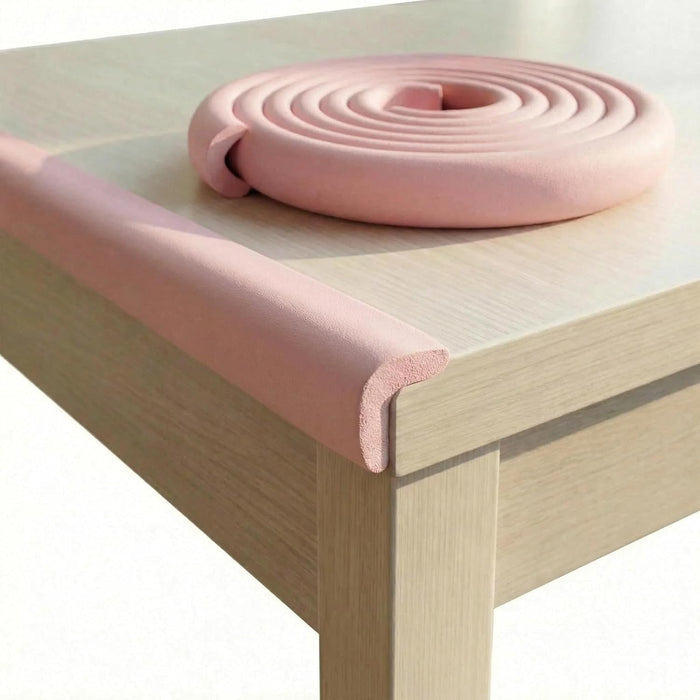 Protector de bordes en color rosa para mayor seguridad en casa