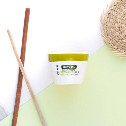 Babaria Pack Tratamiento Facial Olive Oil con Aceite de Oliva. Incluye Crema de Día con SPF15 y Crema de Noche Antiarrugas (2x50ml). Fórmula vegana sin parabenos. Babaria - pack