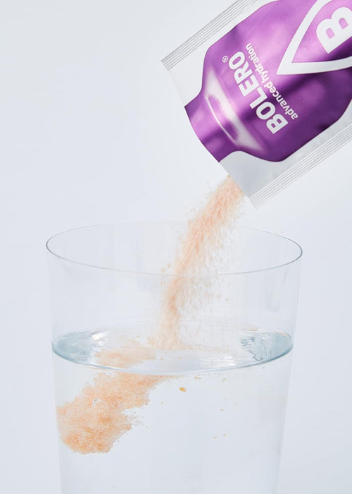 Bolero Bebida Instantánea Sabor Maracuyá, Pack de 12x9g. Un refresco sin azúcar, sin gluten y con Stevia, enriquecido con Vitamina C. Apto para diabéticos, celíacos y dietas keto. Bolero - detalle