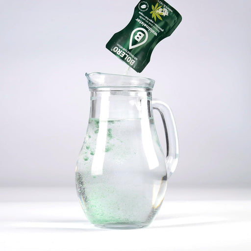 Bolero Sticks Sabor Aspérula, caja de 24 sobres de 3g. Bebida en polvo para preparar un refresco sin azúcar, con Stevia, Vitamina C y bajo en calorías para llevar. Bolero - pack