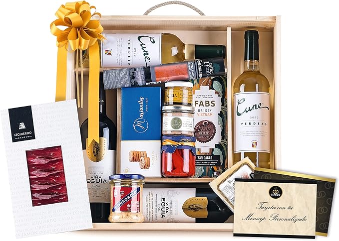 Cesta de Navidad en Caja de Madera Cia&Co Lote A721. Un regalo gourmet con Vino, ibéricos de bellota, queso, turrones y dulces, presentado en una elegante caja de madera reutilizable. Cia&Co - frontal