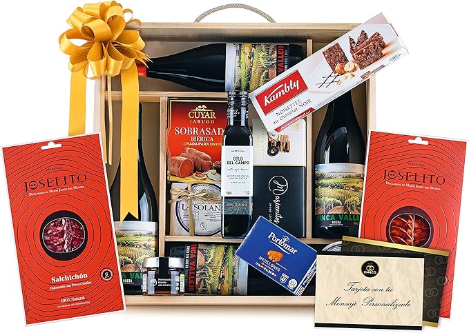 Cesta de Navidad en Caja de Madera Cia&Co Lote A724. Un lote gourmet de lujo con Paleta Ibérica, Whisky, Cava, vinos y una gran selección de dulces, presentado en una caja de madera premium. Cia&Co - frontal