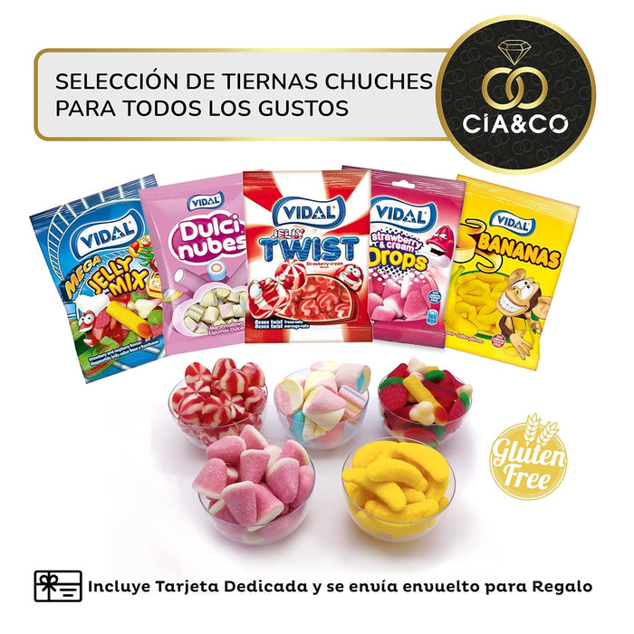 Lote Regalo con +28 Chocolates Kinder y +400g de Chuches Sin Gluten. Incluye Kinder Joy, Bueno, Toblerone y más, con tarjeta personalizable con tu foto o logo. Cia&Co - presentacion