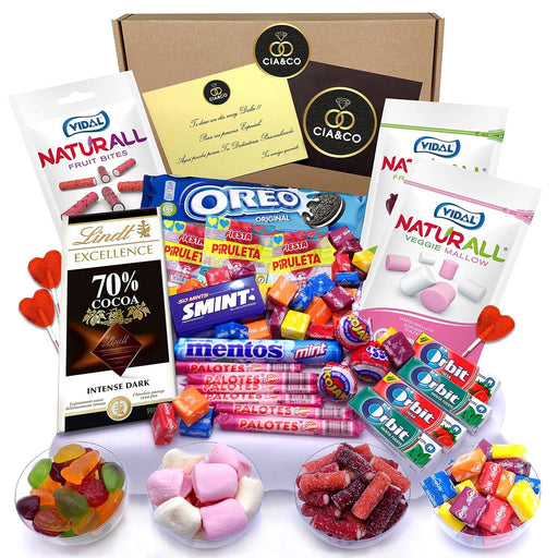 Lote Regalo Premium con 650g de Chuches Aptas para Veganos de Cia&Co. Un surtido sin gluten con chocolate Lindt, Oreo, Sugus, Smint y más, con tarjeta personalizada. Cia&Co - frontal