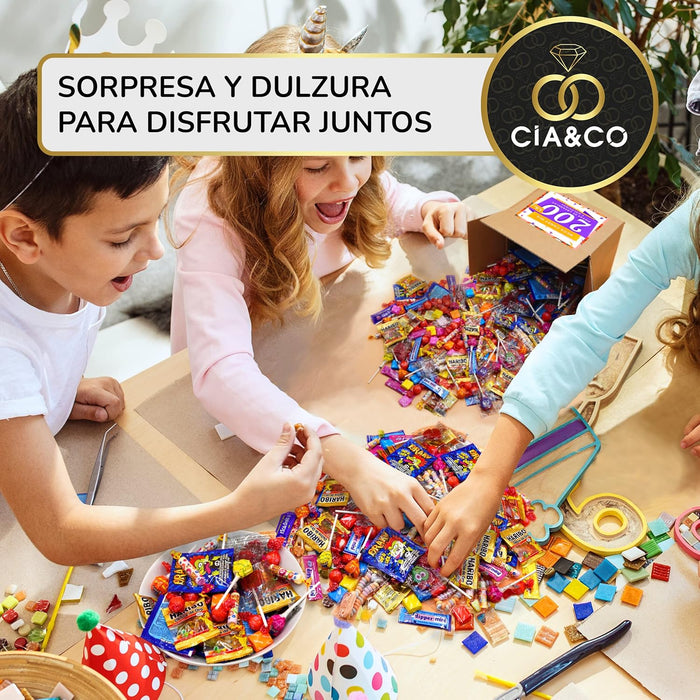 Mega Box de 200 Chuches, Caramelos y Golosinas de Cia&Co. Un maxi surtido para grandes fiestas, ideal para rellenar piñatas o preparar hasta 20 bolsas de cumpleaños. Cia&Co - lateral