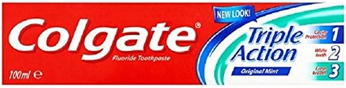 Colgate Triple Acción, Pasta de Dientes con Flúor, Sabor Menta, Pack Ahorro Familiar de 12 tubos de 100ml. Para una protección anticaries, dientes blancos y aliento fresco. Colgate - frontal