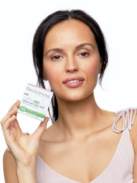 Diadermine Lift+ Crema de Noche Bio Anti-Edad, 50ml. Con Aceite de Cannabis Bio y Hialurón Vegetal para nutrir, alisar, reafirmar e hidratar la piel mientras duermes para un rostro regenerado. Diadermine - detalle
