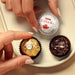 Ferrero Collection, Surtido de 48 Bombones Premium (518g). Descubre una selección irresistible con el clásico Ferrero Rocher, el exótico Raffaello y el intenso Rondnoir. Ferrero Rocher - ingredientes