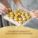 Ferrero Rocher Caja de 24 Bombones, 300g. El regalo icónico de praliné de chocolate y avellanas para celebrar cualquier ocasión especial con un sabor y elegancia inconfundibles. Ferrero Rocher - ingredientes