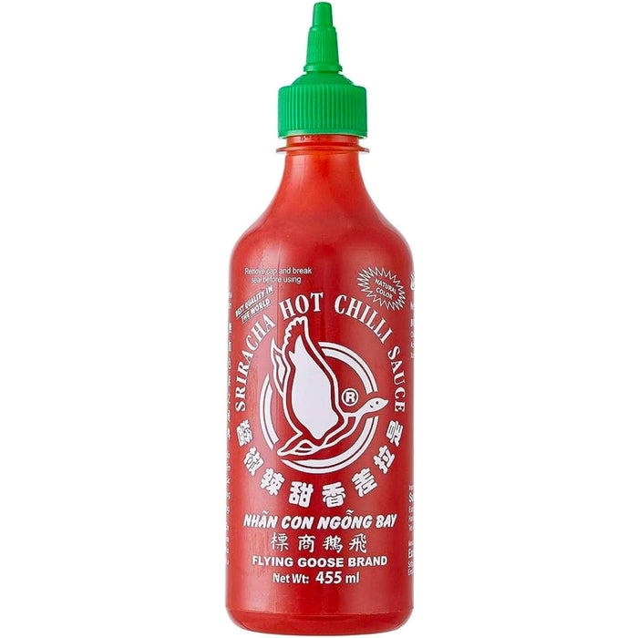 Flying Goose Sriracha Salsa de Chile Picante (455ml): El condimento tailandés original y más famoso para dar un toque de sabor picante y ajo a todos tus platos. Flying Goose - ingredientes