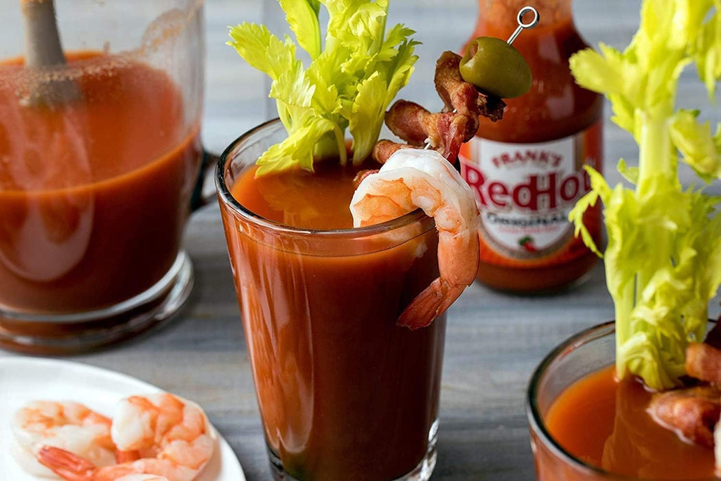 Pack de 2 Salsas Frank's RedHot Buffalo Wings (1360 ml en total). La auténtica salsa americana para alitas, con el equilibrio perfecto de picante y sabor a pimiento y ajo. Frank's Redhot - detalle