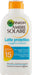 Garnier Ambre Solaire Leche Protectora Solar Hidratante SPF 30, 200 ml. Fórmula con Vitamina C antioxidante para una piel suave, sedosa y protegida del sol. Garnier - detalle