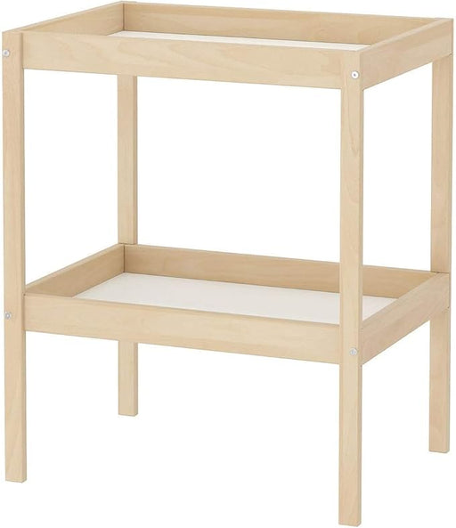 Cambiador de Pañales para Bebé IKEA SNIGLAR. Un mueble cambiador de madera de haya maciza, con una altura cómoda y un práctico estante inferior para tenerlo todo a mano. Ikea - frontal