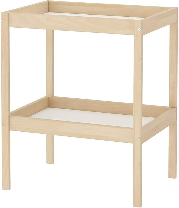 Cambiador de Pañales para Bebé IKEA SNIGLAR. Un mueble cambiador de madera de haya maciza, con una altura cómoda y un práctico estante inferior para tenerlo todo a mano. Ikea - frontal