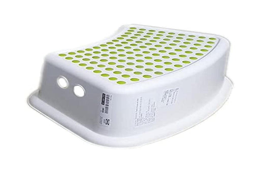 Escalón Infantil IKEA FÖRSIKTIG en color Blanco y Verde. Un taburete seguro y estable con superficie y base antideslizantes para fomentar la autonomía de los más pequeños. Ikea - frontal