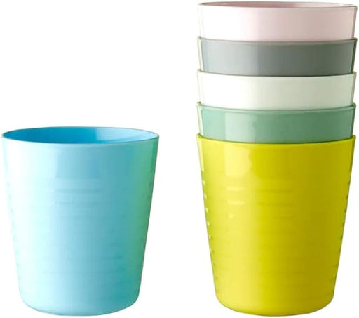 Ikea KALAS Pack de 2 Vasos de Plástico para Niños, Colores Pastel. El set de inicio o complemento perfecto para la vajilla de tus hijos. Resistentes, seguros y aptos para lavavajillas. Ikea - frontal