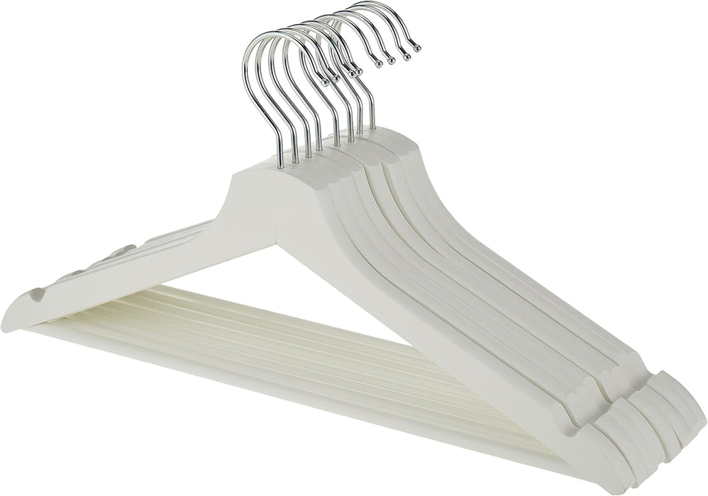 Pack de 8 Perchas de Madera Maciza IKEA BUMERANG en color Blanco. Unas perchas robustas y elegantes para cuidar tu ropa y dar un toque de calidad y orden a tu armario. Ikea - detalle