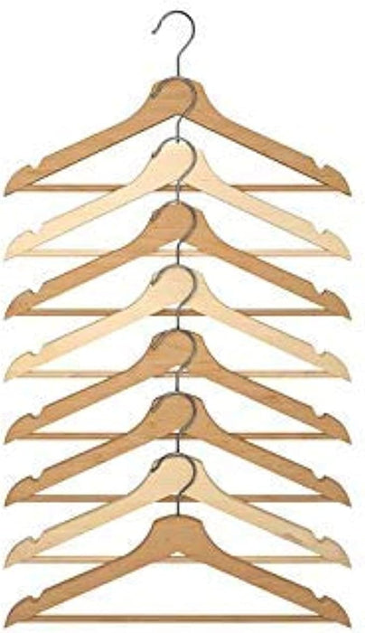 Pack de 8 Perchas de Madera Maciza IKEA BUMERANG en color Natural. Unas perchas robustas y con un diseño curvado para cuidar tu ropa y dar un toque cálido a tu armario. Ikea - frontal