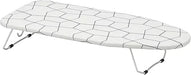 Tabla de Planchar de Mesa IKEA JÄLL. Una solución de planchado compacta (73x32 cm), plegable y con gancho para colgar, ideal para espacios pequeños y planchados rápidos. Ikea - frontal