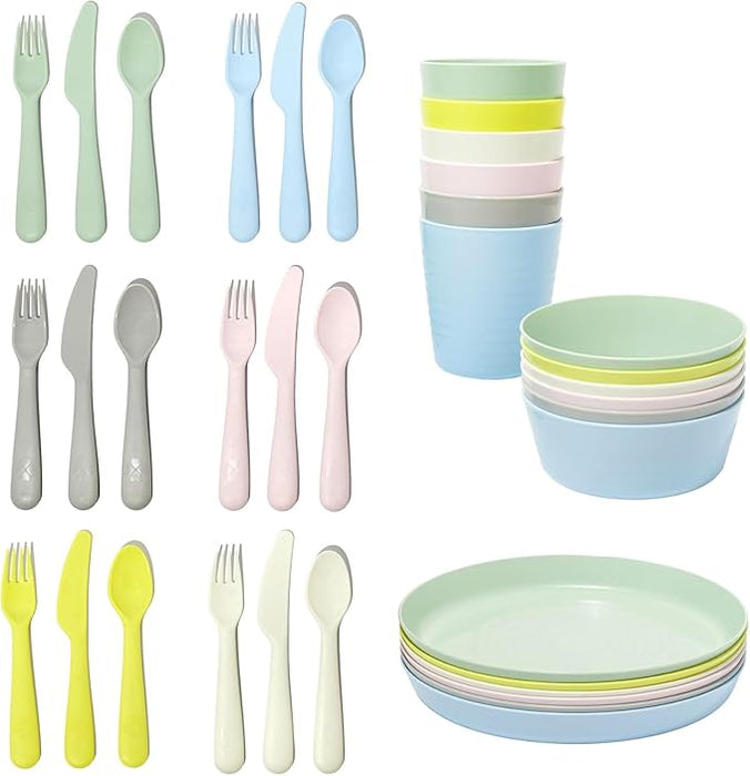 Vajilla Infantil Completa IKEA KALAS de 36 piezas en colores pastel. Incluye 6 platos, 6 cuencos, 6 vasos y 18 cubiertos de plástico sin BPA, apta para microondas. Ikea - frontal