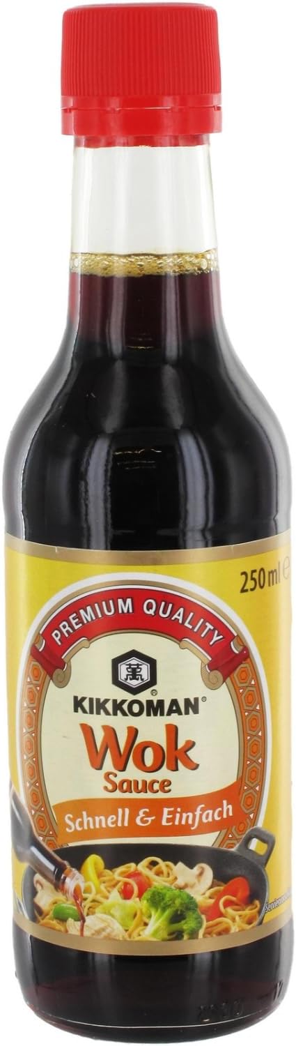 Kikkoman Salsa Sukiyaki para Salteados al Wok, 250ml. La salsa suave y dulce ideal para preparar el auténtico plato japonés Sukiyaki y para dar un sabor delicioso a todos tus salteados. Kikkoman - frontal