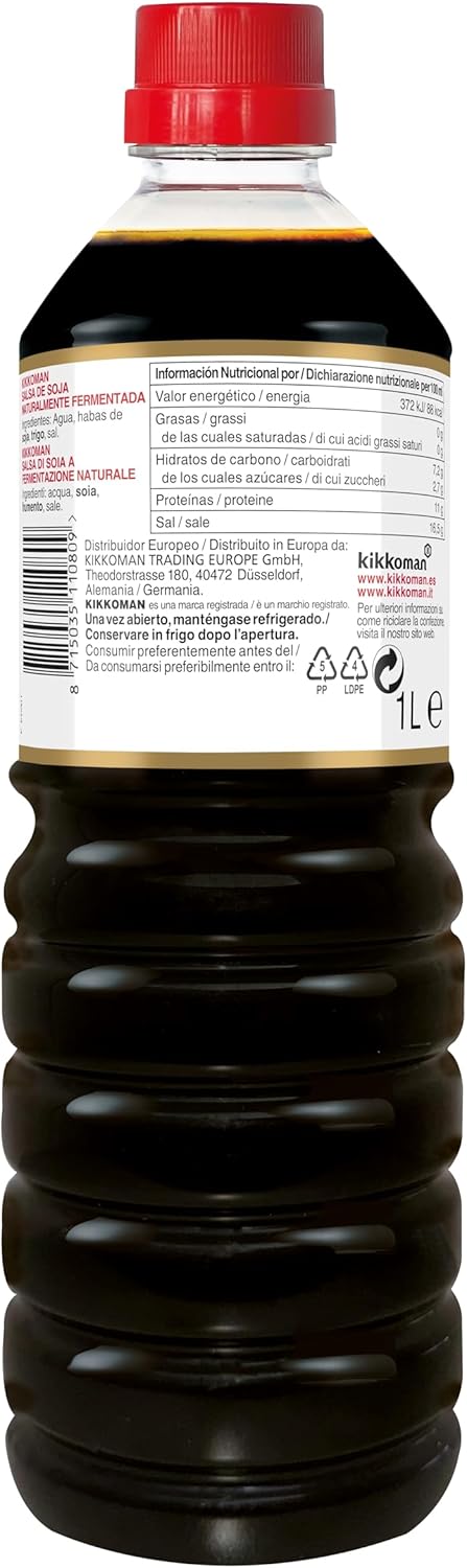 Salsa de Soja Kikkoman Clásica, botella de 1 litro del auténtico condimento japonés, elaborada con fermentación natural para un sabor umami inconfundible. Kikkoman - pack