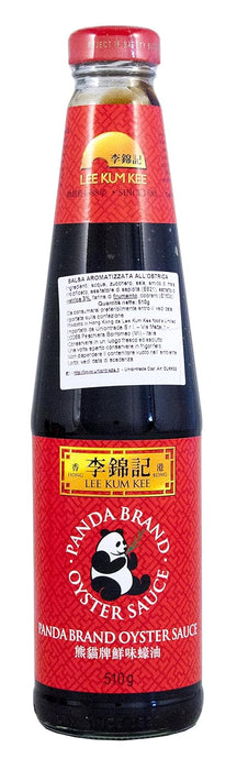 Pack Ahorro de 2 Botes de Salsa de Ostras Lee Kum Kee (2x510g). Abastécete con más de 1 kg del condimento esencial para dar un sabor umami profundo a tus salteados. Lee Kum Kee - frontal