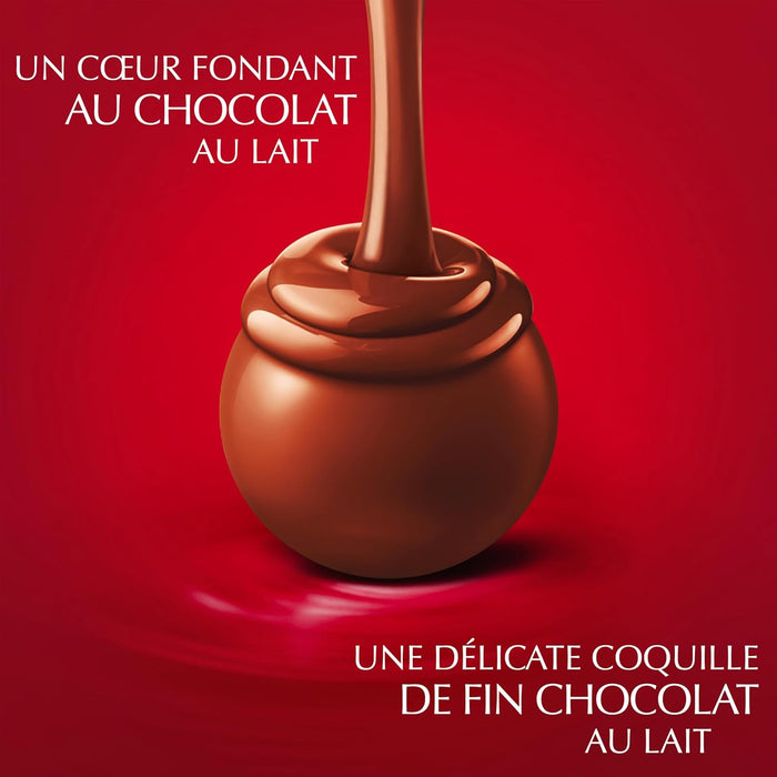 Cornet de Bombones Lindt Lindor de Chocolate con Leche (200g). El formato icónico para regalar o compartir, con el corazón irresistiblemente cremoso que se funde en tu boca. Lindt - detalle
