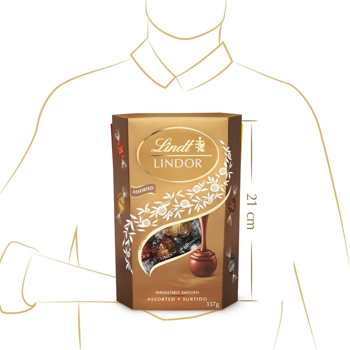 Lindt LINDOR Cornet Surtido de Bombones de Chocolate, 337g. Descubre un mundo de placer con este surtido que incluye los irresistibles bombones de chocolate con leche, blanco y negro 70%. Lindt - detalle