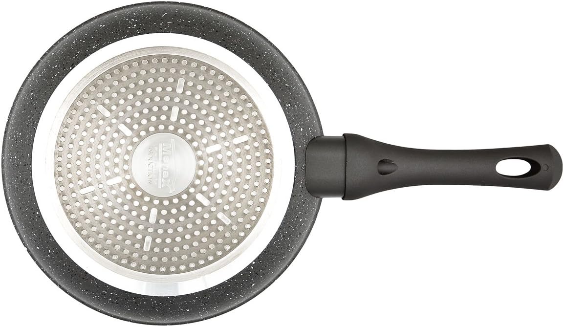 Menax Focus Sartén de 22 cm en Aluminio Forjado. Con 5 capas de antiadherente efecto piedra, es apta para inducción y es la sartén más versátil para cocinar para dos personas. Menax - detalle