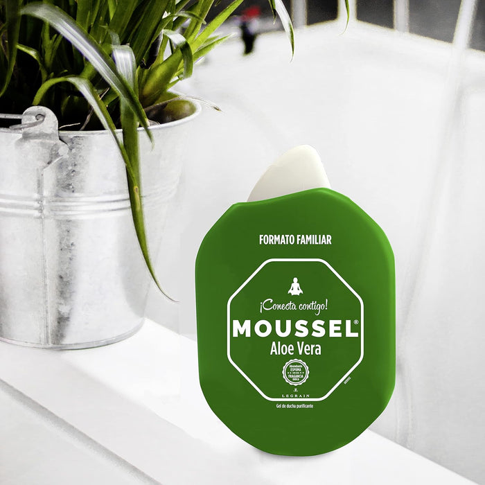 Moussel Gel de Ducha Purificante con Aloe Vera, Pack de 4x900ml. El formato familiar para un cuidado diario que purifica, hidrata y calma la piel gracias al poder del aloe vera 100% natural. Moussel - presentacion