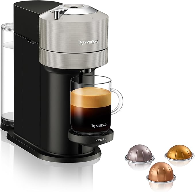 Cafetera Nespresso Vertuo Next de Krups en color Gris. Una máquina de café de cápsulas con tecnología Centrifusion, 5 tamaños de taza y conectividad Wi-Fi y Bluetooth. Nespresso - frontal