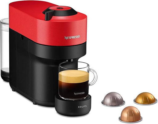 Cafetera Nespresso Vertuo Pop de Krups, color Spicy Red. Una máquina de café de cápsulas con un diseño atrevido, tecnología Centrifusion y fabricada con plástico reciclado. Nespresso - frontal