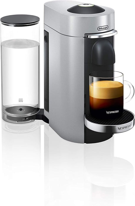 Cafetera Nespresso VertuoPlus de De'Longhi en color Plata. Una máquina de café automática con cabezal motorizado, depósito de 1,7L y tecnología Centrifusion para 5 tamaños de taza. Nespresso - frontal