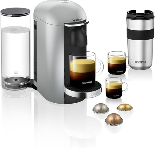 Cafetera Nespresso VertuoPlus de Krups, color Plata. Una máquina de café de cápsulas con apertura eléctrica, depósito de 1,7L y tecnología para 5 tamaños de taza. Nespresso - frontal