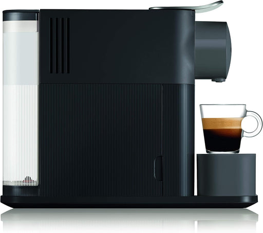 Nespresso De'Longhi Lattissima One, Negro. La cafetera monodosis de cápsulas ideal para preparar cappuccinos perfectos con su depósito de leche compacto y sin desperdicio. Nespresso - pack