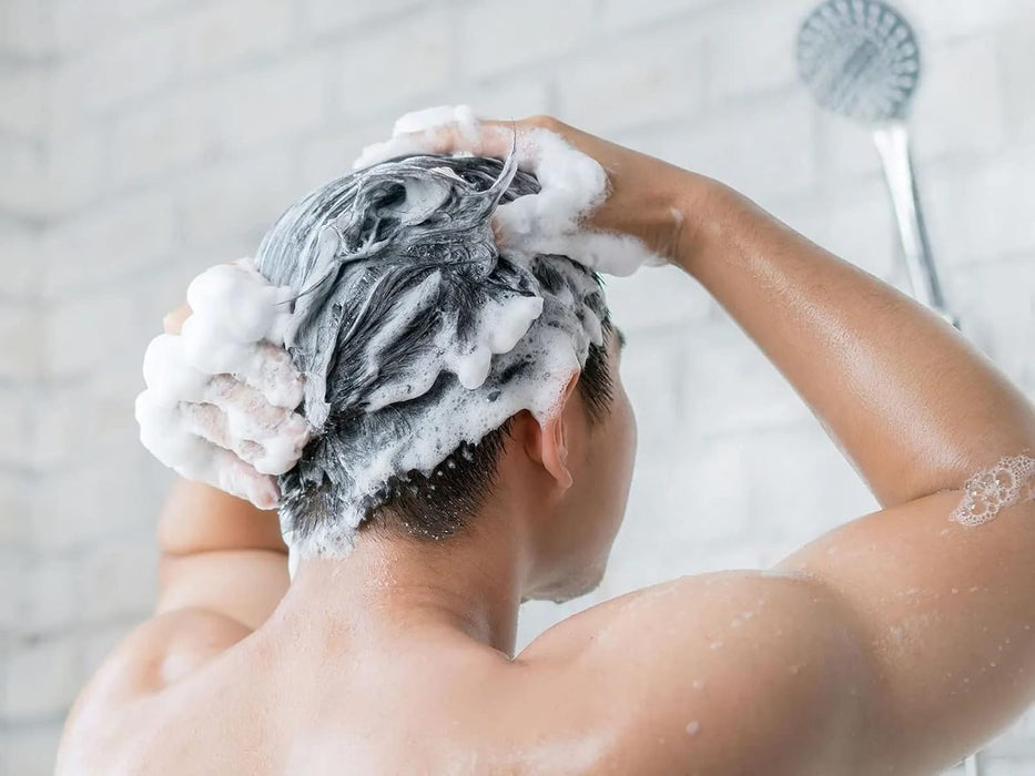 Champú NIVEA MEN Strong Power (250 ml). Un champú fortalecedor con minerales marinos y Active Power System para un cabello visiblemente más fuerte y con más volumen. Nivea - uso