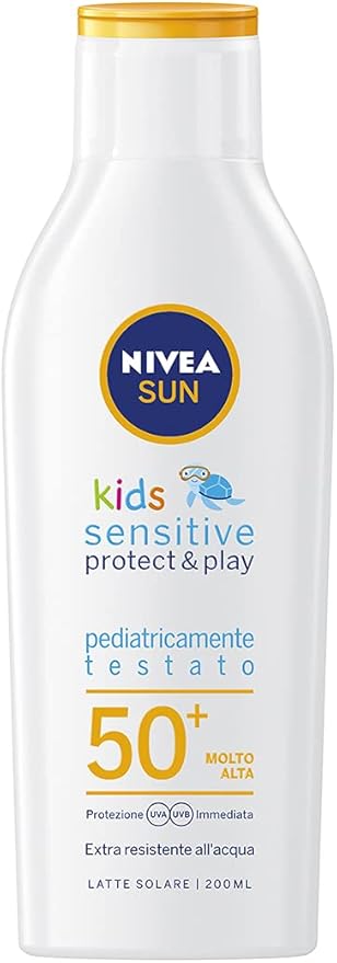 NIVEA SUN Leche Solar Niños Sensitive Protect & Play FP 50+, 200 ml. Crema para pieles sensibles y bebés +6 meses, con manzanilla orgánica y extra resistente al agua. Nivea - frontal