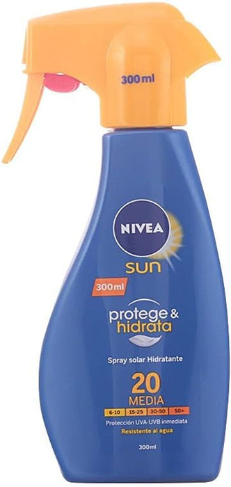 NIVEA SUN Protege & Hidrata Spray Solar FP20 (300ml): Protección media UVA/UVB con 24h de hidratación, de rápida absorción y fórmula sostenible para tu piel. Nivea - zoom