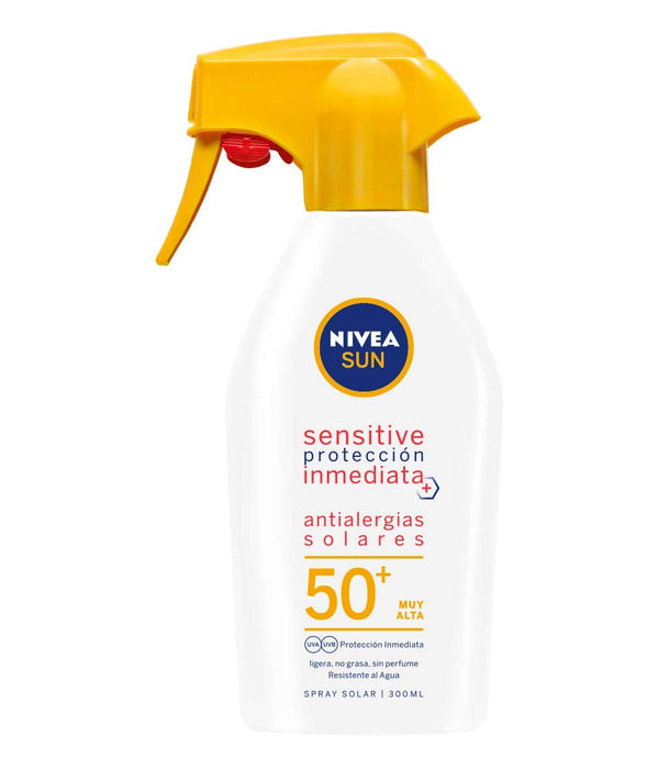 NIVEA SUN Sensitive Antialergias Solares Spray FP50+ (300ml): Muy alta protección para piel sensible, con fórmula calmante y resistente al agua en formato pistola. Nivea - frontal
