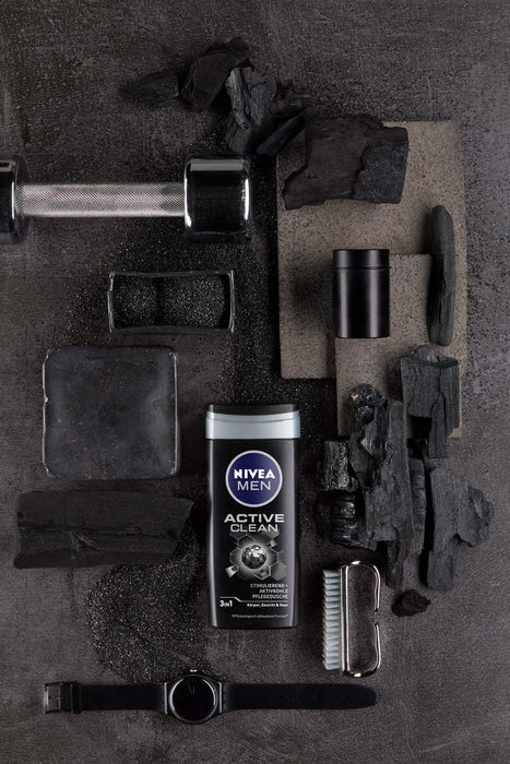 Pack Ahorro de 6 Geles de Ducha NIVEA MEN Active Clean (6x250ml). Un gel 3 en 1 para cuerpo, cara y cabello con carbón activo que limpia la piel en profundidad. Nivea - detalle