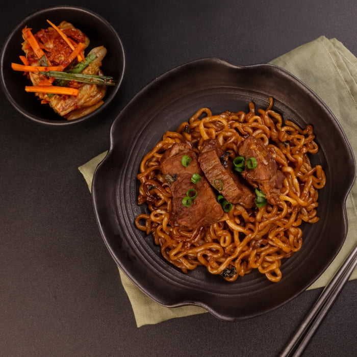 Nongshim Neoguri Fideos Instantáneos, Caja de 20 paquetes de Sopa Picante de Marisco. Ramen coreano con fideos gruesos y un intenso sabor a mar. 20x120g. Nongshim - ingredientes