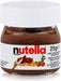 Nutella Mini Tarros de Cristal, Pack de 15x25g. La crema de avellanas y cacao más famosa del mundo en un adorable formato miniatura, ideal para regalar, para fiestas o para buffets. Nutella - pack