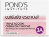 Pond's Crema Facial Triple Acción 3A, 50 ml. Un tratamiento antiedad para pieles maduras que combate arrugas, flacidez y manchas, dejando la piel más lisa, densa y firme. Pond's - frontal