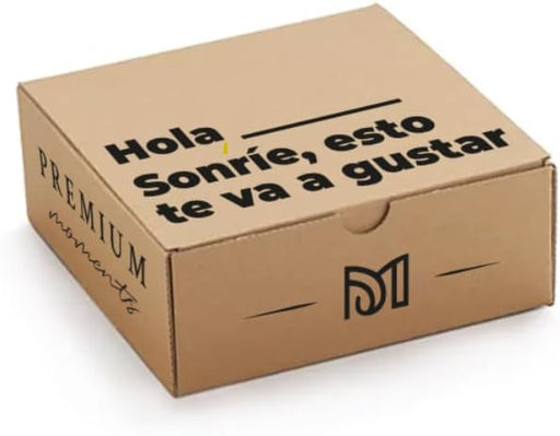 Premium Moments Caja de Regalo Sorpresa "Sonríe". La cajita perfecta para crear tu propio regalo personalizado, con un diseño alegre y la opción de añadir un nombre. Premium Moments - frontal