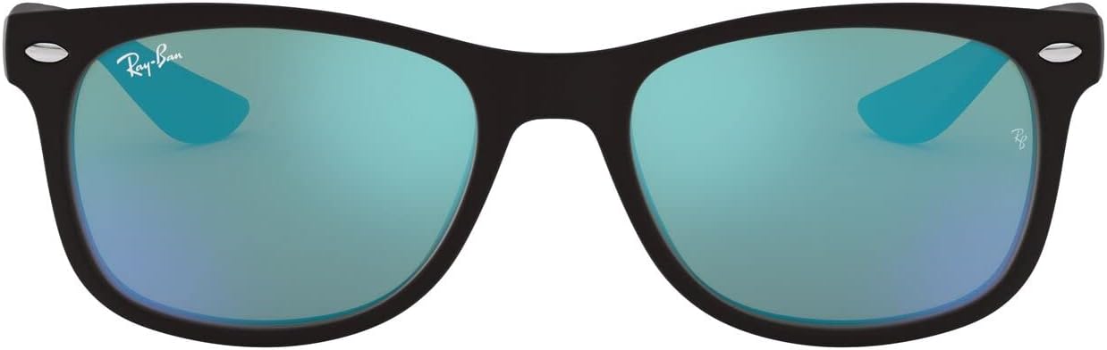 Gafas de Sol para Niño Ray-Ban Junior New Wayfarer RJ9052S 703419 48. Montura cuadrada de nailon en color negro y lentes degradadas en gris, con protección 100% UV. Estilo icónico. Ray-Ban - pack