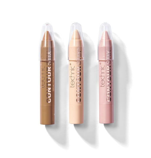 Technic Kit de 3 Barras de Contorno en Crema Contour Stix. Define, ilumina y corrige fácilmente con este set de 3 crayones para un contouring de acabado profesional. Technic - frontal
