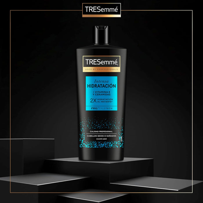 TRESemmé Acondicionador Hidratación Intensa (Pack de 2x685ml). Nutre y fortalece el pelo seco o dañado con Vitamina E, Aminoácidos y Ceramidas para un acabado de peluquería. Tresemmé - zoom