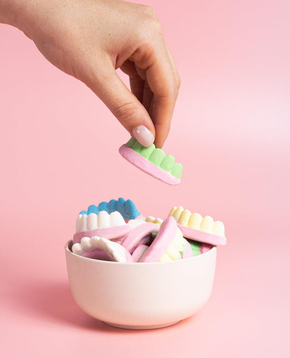 Vidal Golosinas Dentaduras Sabor Frambuesa (Bolsa 250 uds): El divertido caramelo de goma sin gluten, ideal para fiestas, Halloween y mesas dulces. Vidal - uso